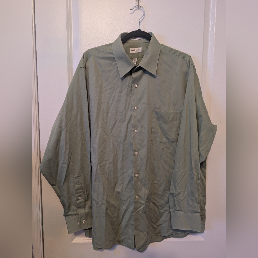 Van Heusen Men's Green Dress Shirt